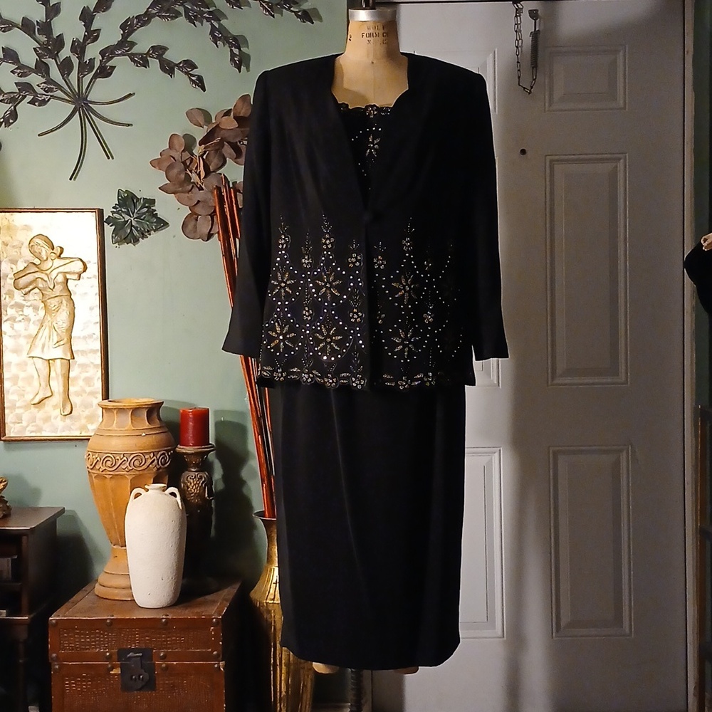 Psalm: CIV Classic Black Embellished Women's Skirt Suit